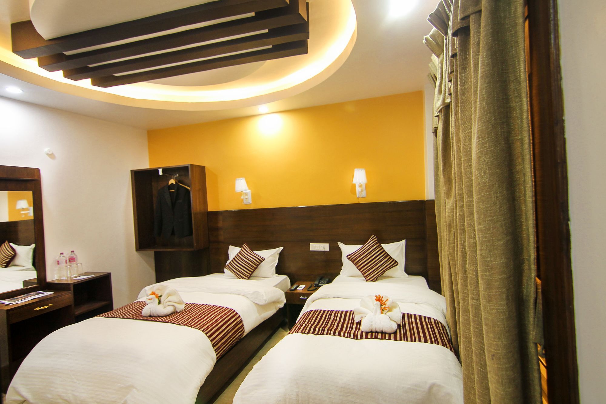 Hotel Lakeside Pokhara Kültér fotó