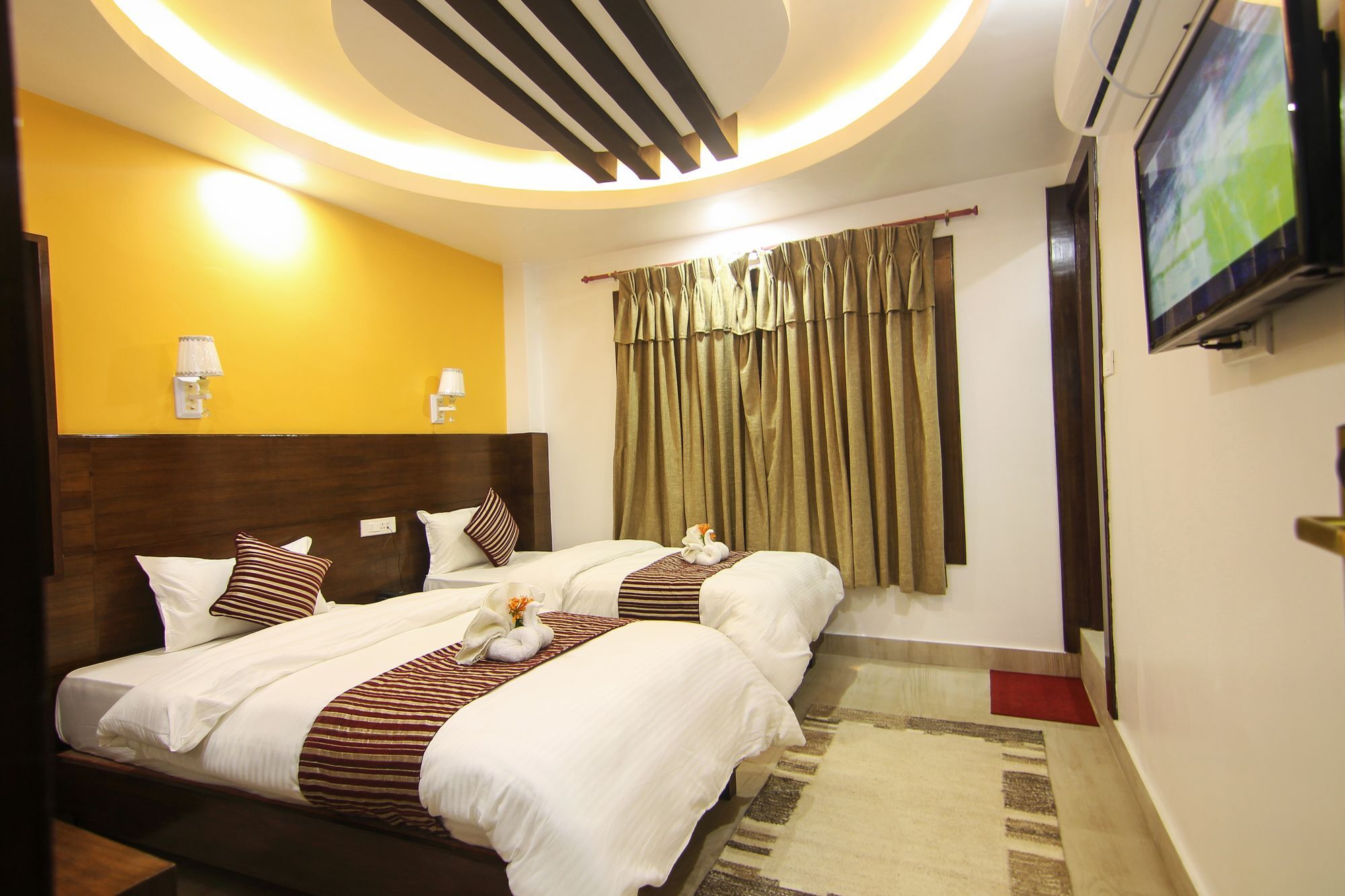 Hotel Lakeside Pokhara Kültér fotó