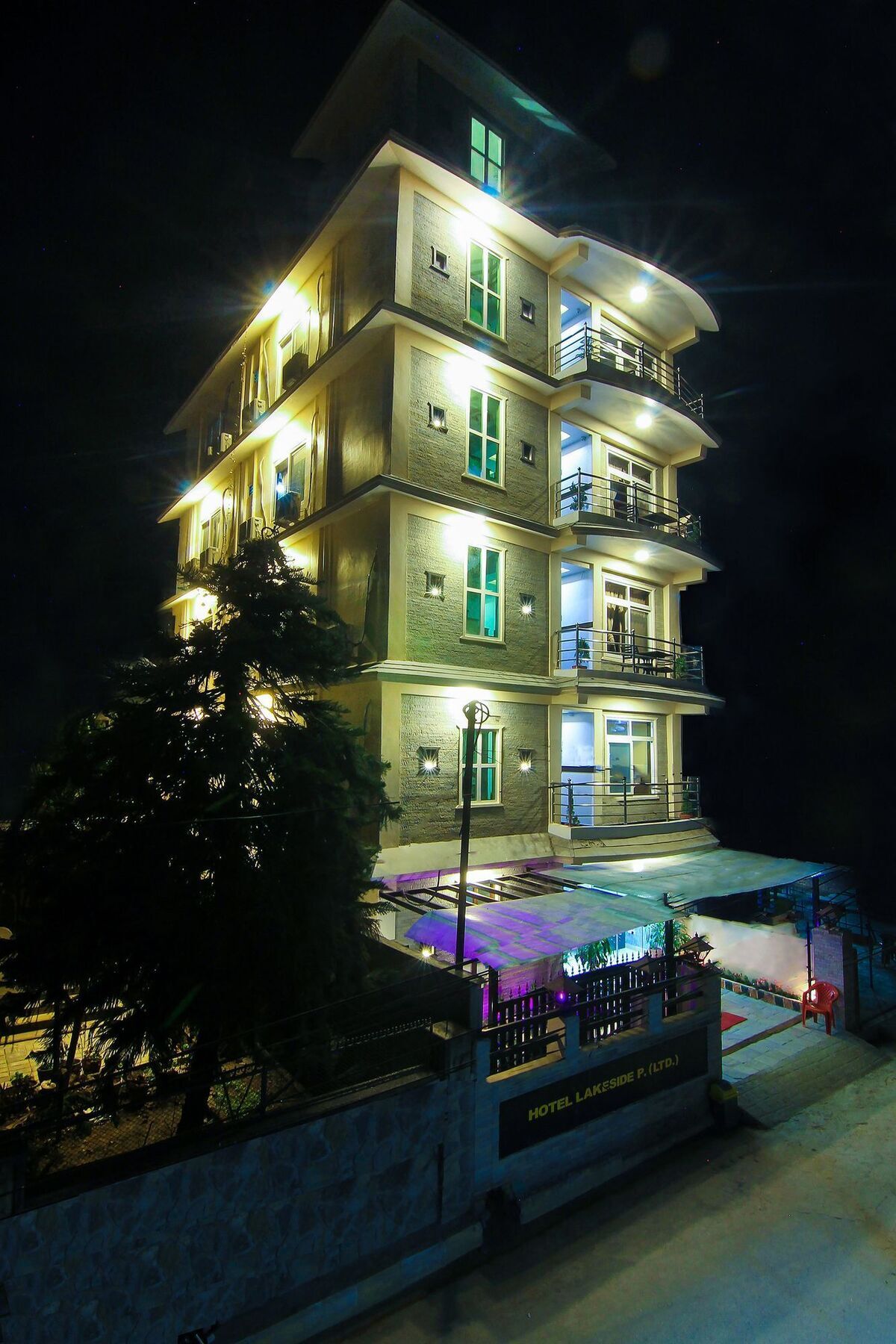 Hotel Lakeside Pokhara Kültér fotó